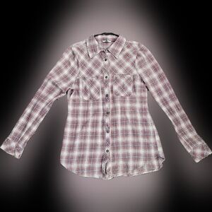 BKE BUTTON DOWN WOMENS FLANNEL. SIZE SMALL